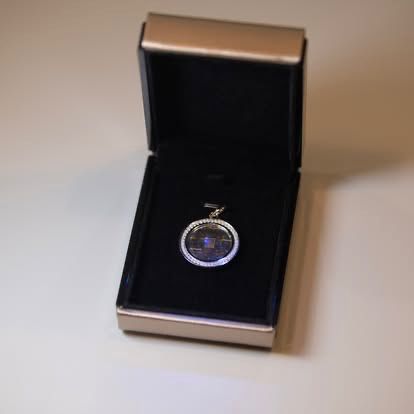 Medallion in black presentation box